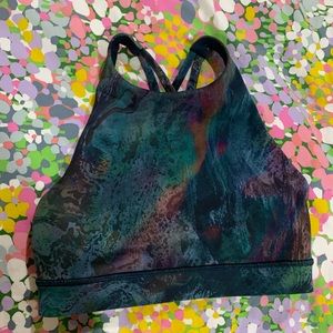 NWOT high neck lululemon sports bra